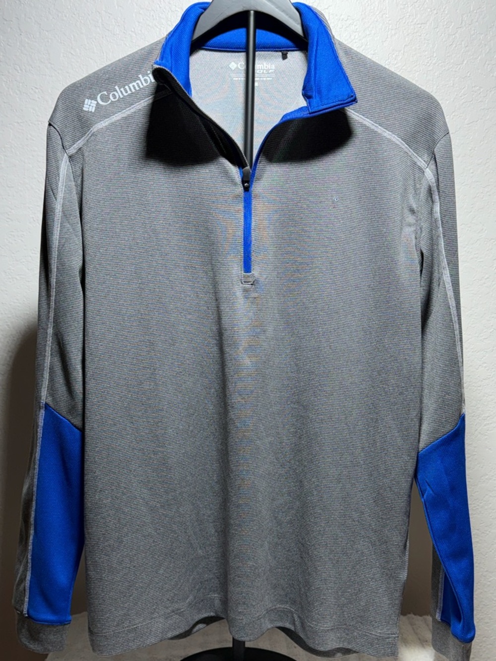 Columbia Golf Gray Quarter-Zip Pullover with Blue Accents